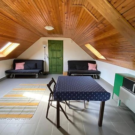 Ferienwohnung Preshaz A Hegyteton Pécsely Exterior foto